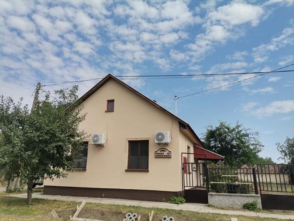Pazsit-To Vendeghaz Lägenhet Békésszentandrás Exteriör bild